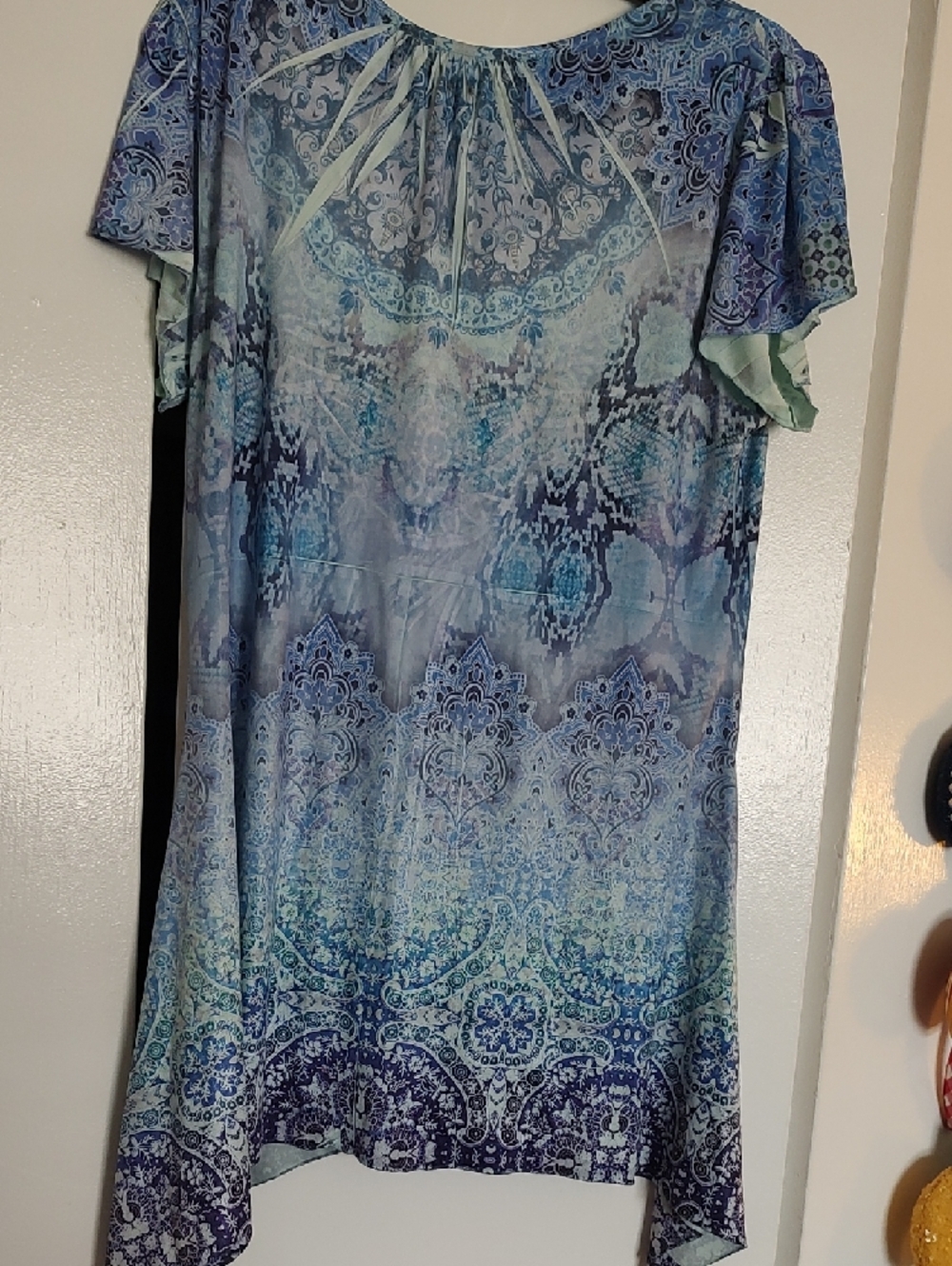 FIRST OFFER! Blue Patterned V-Neck Women’s Top - Picture 2 of 6